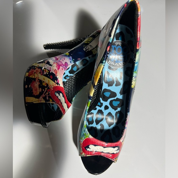 Too Fast Brand Heels | Size 7 - Picture 2 of 6